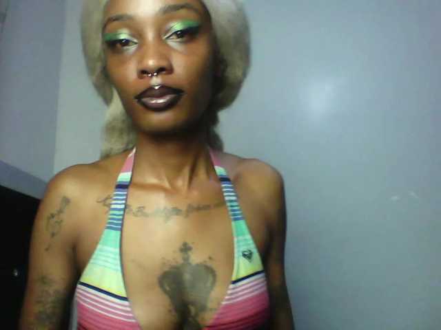 Calin33's BongaCams show and profile