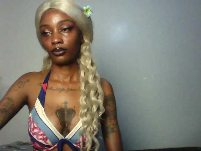 Calin33's BongaCams show and profile