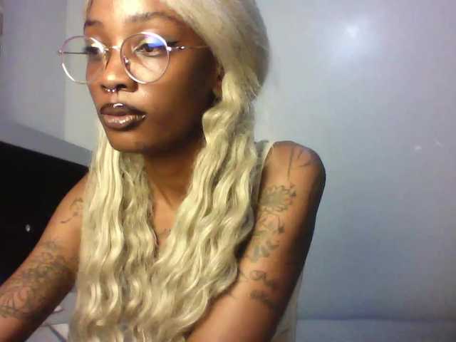 Calin33's BongaCams show and profile