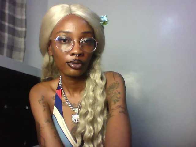 Calin33's BongaCams show and profile