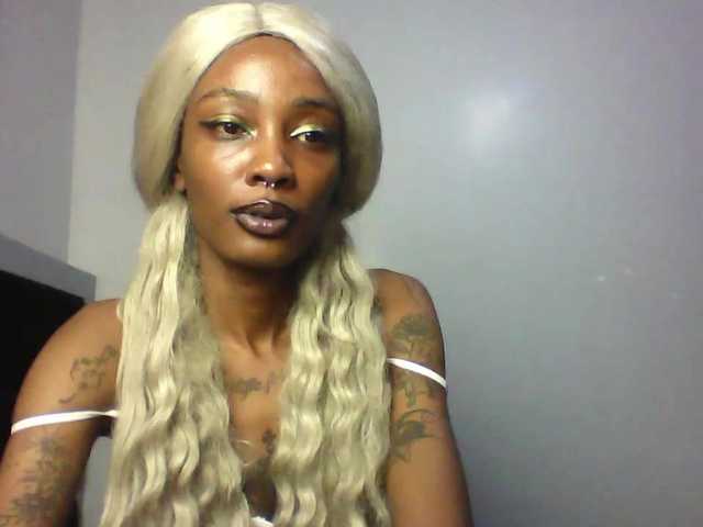 Calin33's BongaCams show and profile