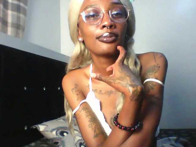 Calin33's BongaCams show and profile