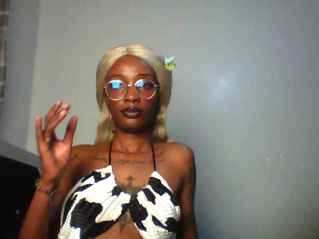 Calin33's BongaCams show and profile