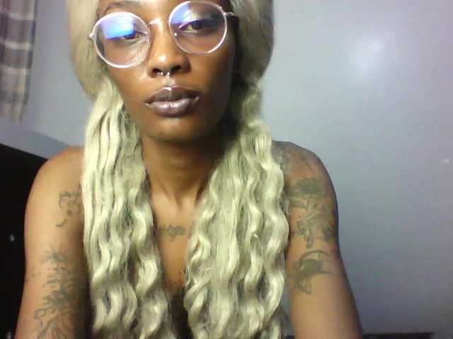 Calin33's BongaCams show and profile