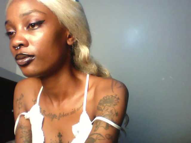Calin33's BongaCams show and profile