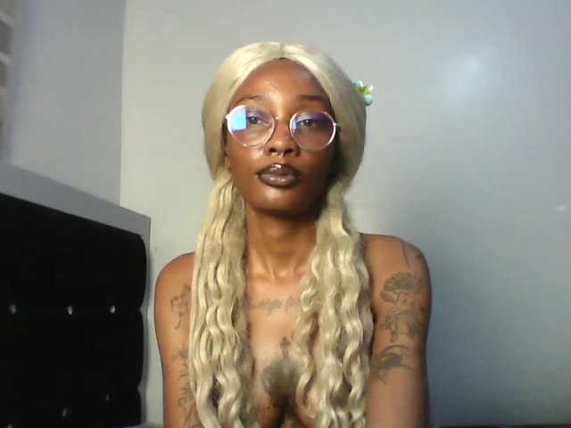 Calin33's BongaCams show and profile