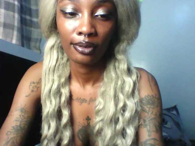 Calin33's BongaCams show and profile