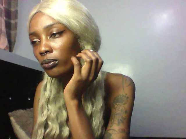 Calin33's BongaCams show and profile