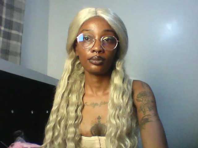 Calin33's BongaCams show and profile