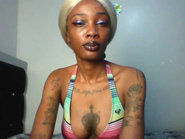 Calin33's BongaCams show and profile