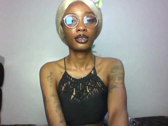 Calin33's BongaCams show and profile