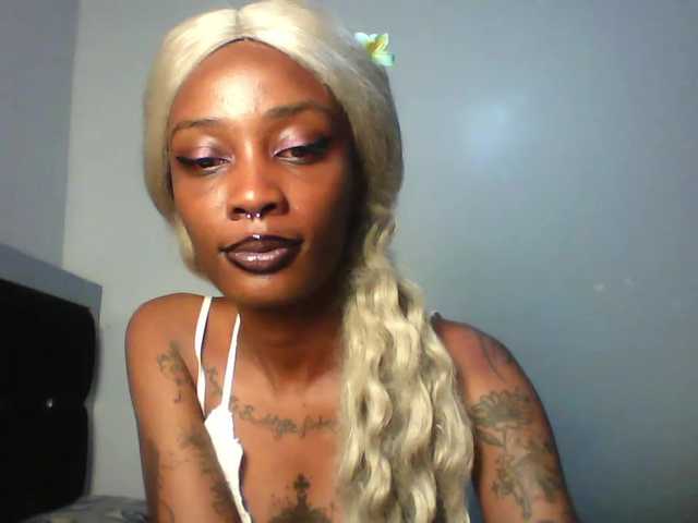 Calin33's BongaCams show and profile