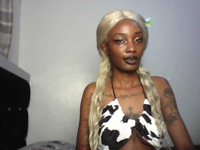 Calin33's BongaCams show and profile
