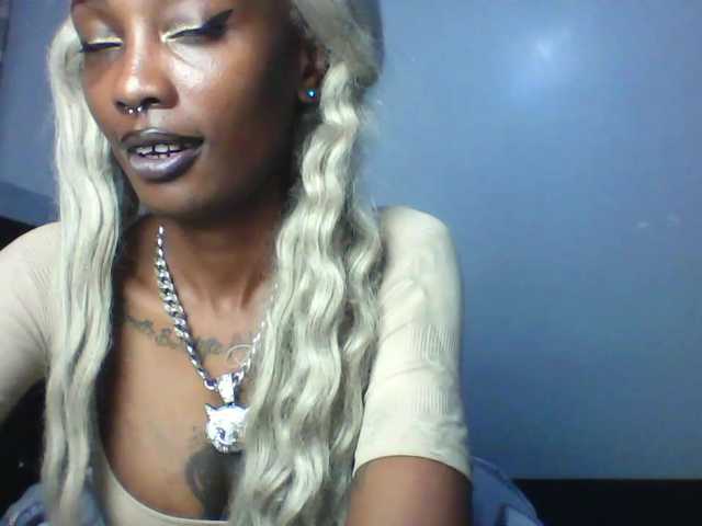 Calin33's BongaCams show and profile