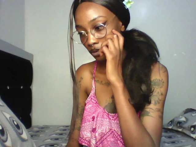 Calin33's BongaCams show and profile