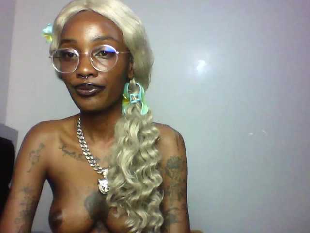 Calin33's BongaCams show and profile