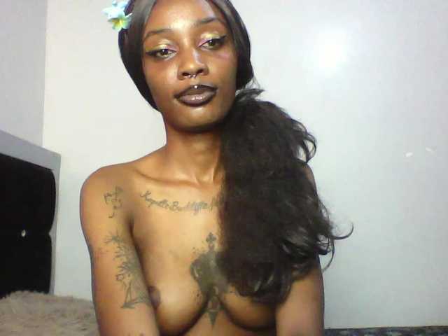 Calin33's BongaCams show and profile
