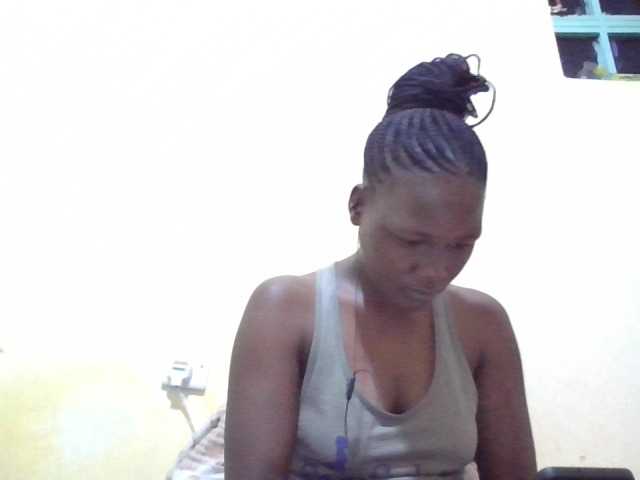 le modèle ebony-vannilah est en webcam porno dans un show sur le site bongacams, il possède les tags suivants: Ebony,Brunette,Shaved