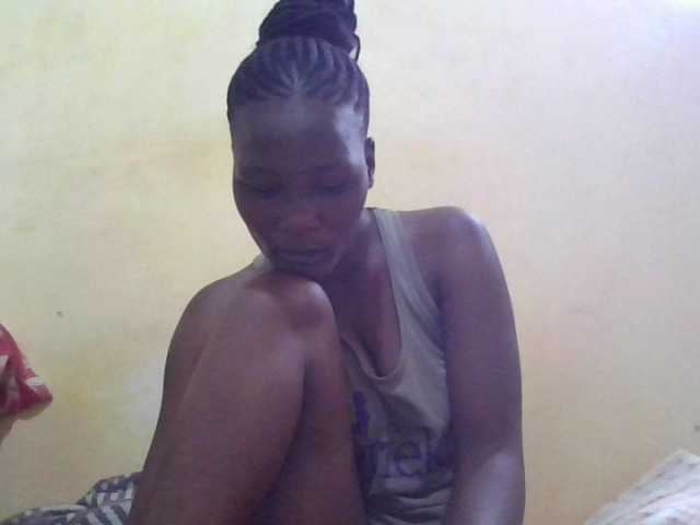 le modèle ebony-vannilah est en webcam porno dans un show sur le site bongacams, il possède les tags suivants: Ebony,Brunette,Shaved