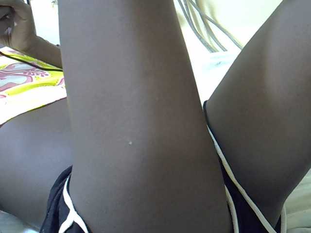 Prettyslim Live Cam on BongaCams