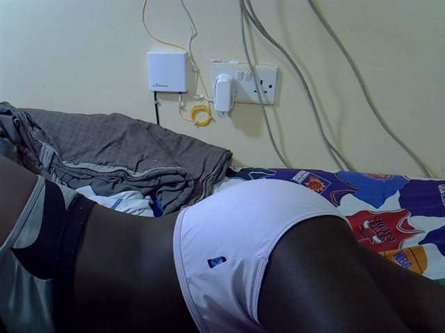 Prettyslim Live Cam on BongaCams