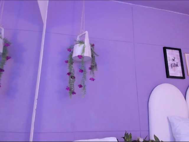 Emma-Queen-'s BongaCams show and profile