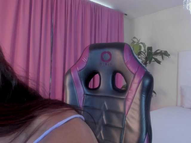 Emma-Queen-'s BongaCams show and profile