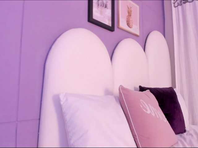 Emma-Queen-'s BongaCams show and profile