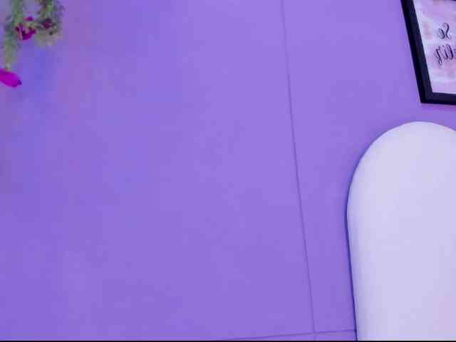 Emma-Queen- Emma-Queen-