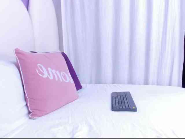 Emma-Queen- Emma-Queen-