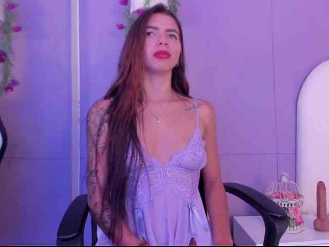 Emma-Queen- Emma-Queen-