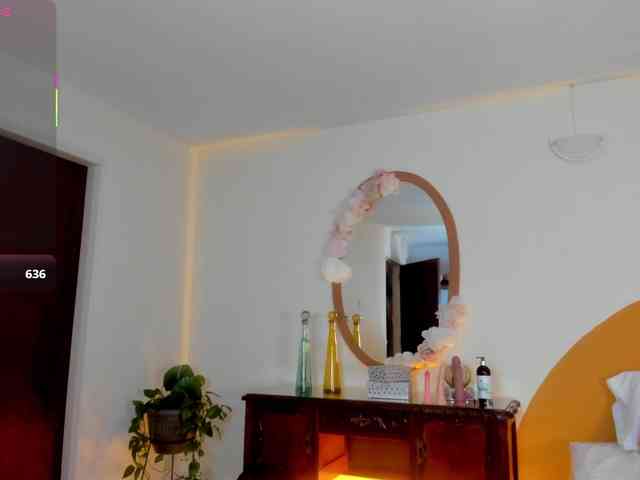 Liaa-Moretti- Live Webcam on BongaCams