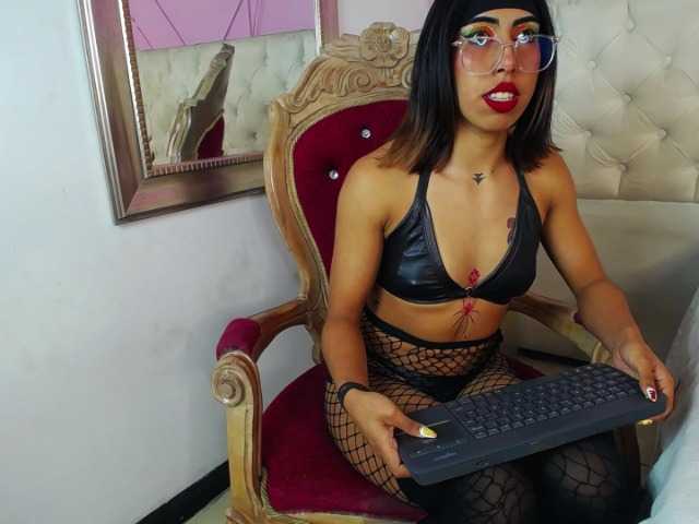 Valkiirya-'s BongaCams show and profile