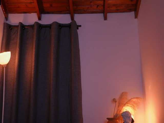 xHelenax's BongaCams show and profile