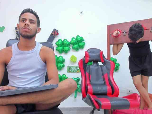 HotSweetGuys HotSweetGuys