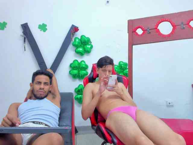 HotSweetGuys Live Webcam on BongaCams