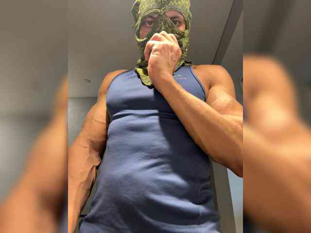 Ruslan2025 Live Webcam on BongaCams