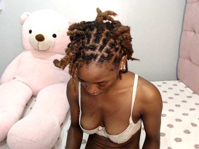 Slimdove webcam bongacams model stream image