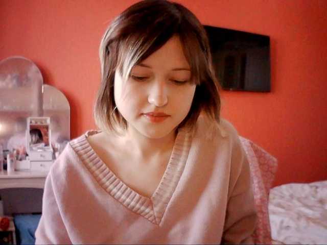 SnowWhiteNika live cam