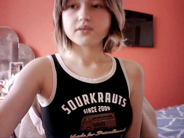 SnowWhiteNika webcam