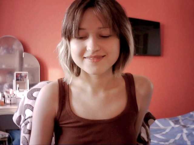 SnowWhiteNika live cam