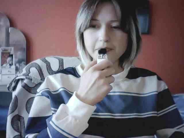 SnowWhiteNika webcam