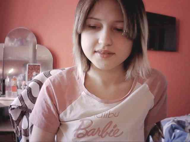 SnowWhiteNika webcam