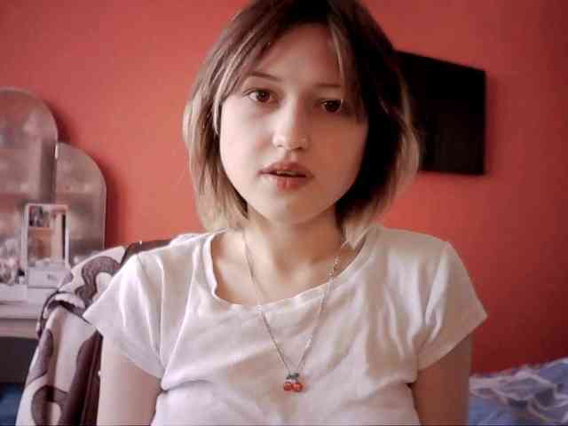 SnowWhiteNika webcam