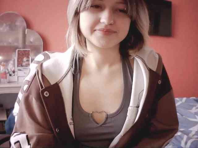 SnowWhiteNika webcam