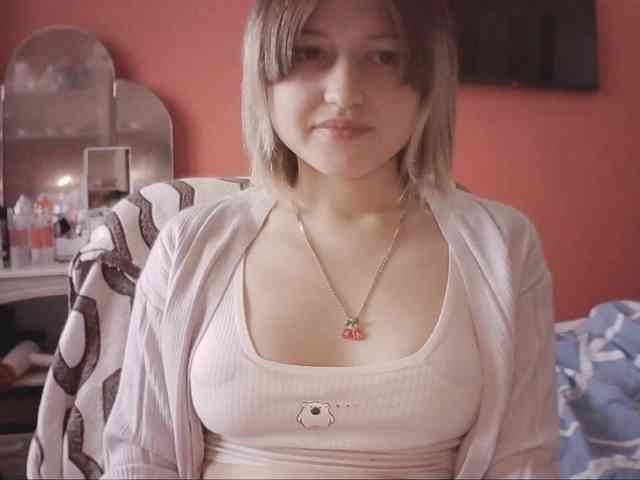 SnowWhiteNika webcam