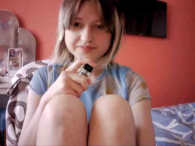 SnowWhiteNika webcam