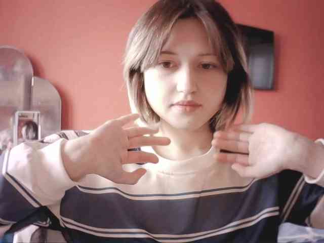 SnowWhiteNika webcam