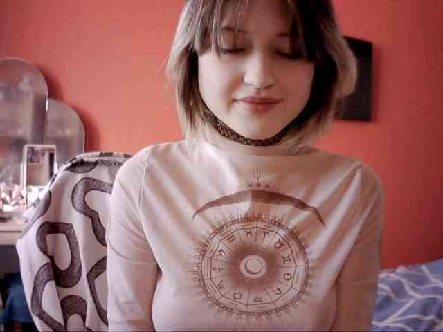 SnowWhiteNika webcam