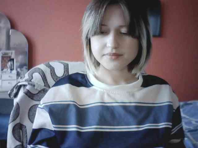 SnowWhiteNika webcam